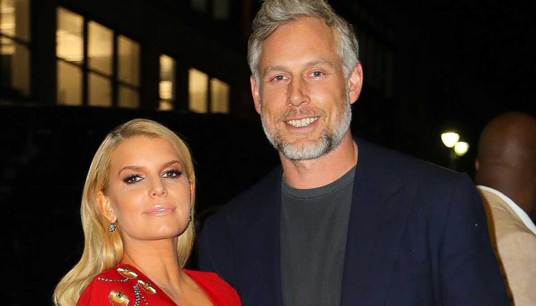 Jessica Simpson, Eric Johnson reunite to celebrate Thanksgiving: ‘Family first’