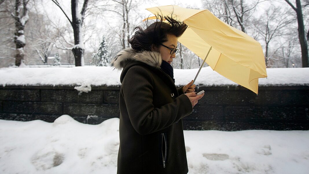 Winter storm tech tips: Prepare devices and apps for January 23 US storm